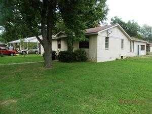 1112 W 6th St, Corning, AR 72422