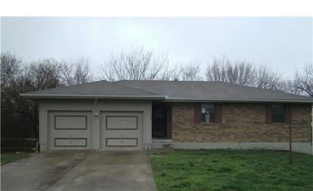 11828 Crystal Dr, Kansas City, MO 64134