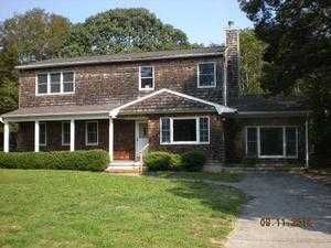 37 Lovell Rd, Hampton Bays, NY 11946