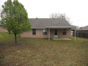 308 W Thomas St, Leonard, TX 75452