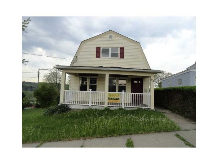 23 2nd St, Irwin, PA 15642