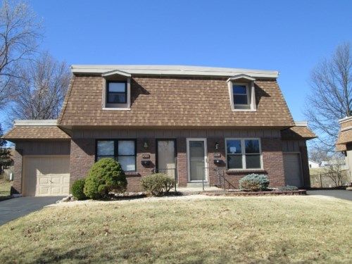 2327 Charlemagne Dr, Maryland Heights, MO 63043