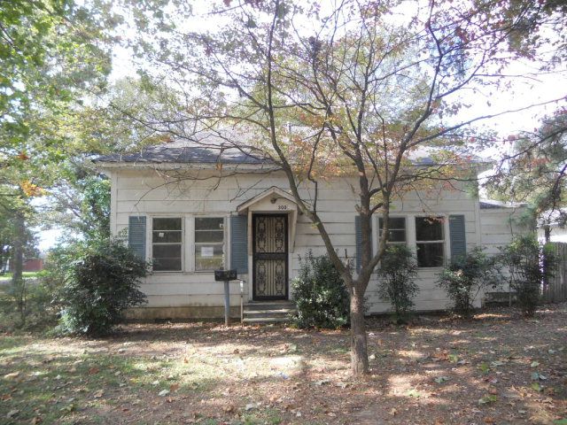 300 Whitman, Earle, AR 72331