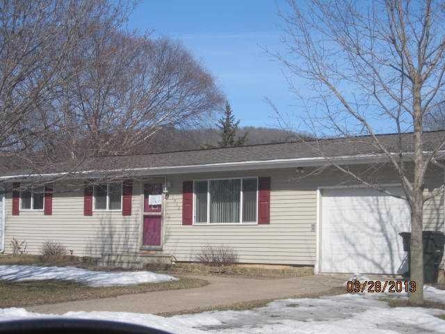 1416 S 16th St, Prairie Du Chien, WI 53821