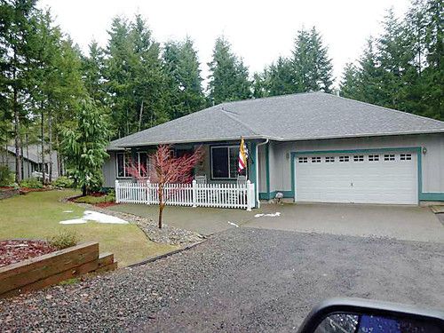 5885 Squirrel Place NW, Seabeck, WA 98380