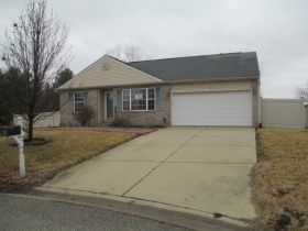 7 Ravenwood Ct, Belleville, IL 62226