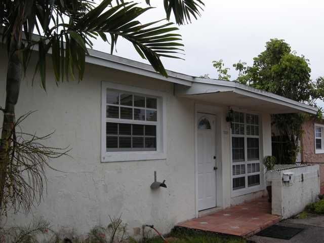 2600 W 8 LN, Hialeah, FL 33010