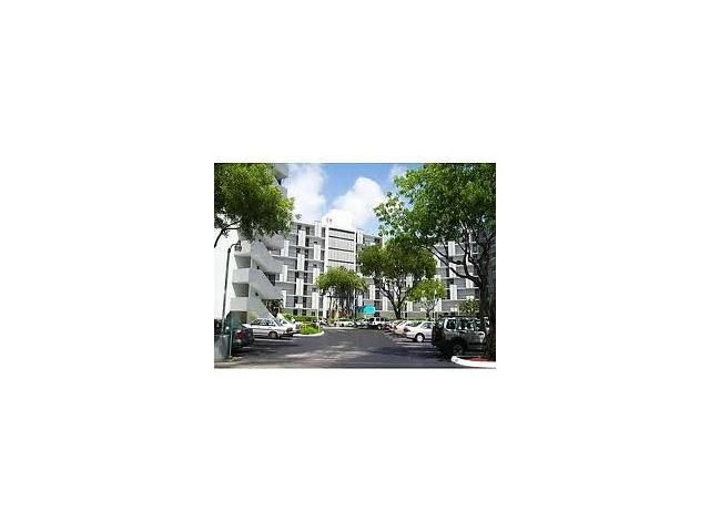 3401 N COUNTRY CLUB DR # 811, Miami, FL 33180