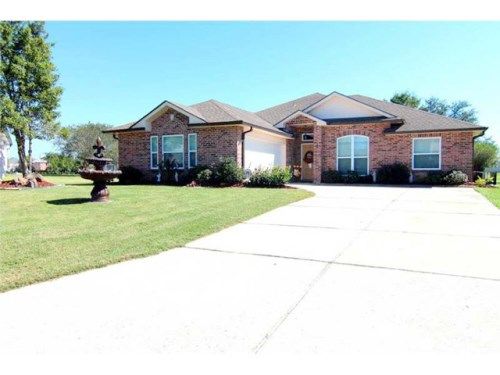 1 Lake Lynn Dr, Harvey, LA 70058