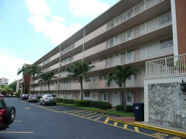 4800 HILLCREST LN # 306, Hollywood, FL 33021