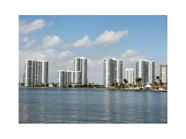 19101 NE 36 CT # 1105, Miami, FL 33180