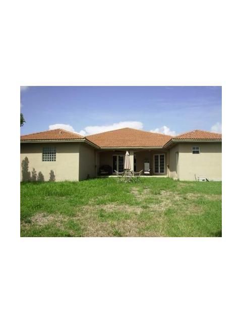 433 NW 127 AV, Miami, FL 33182