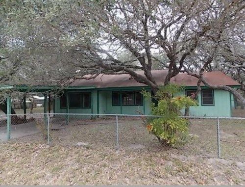 104 Ivy Ln, Rockport, TX 78382