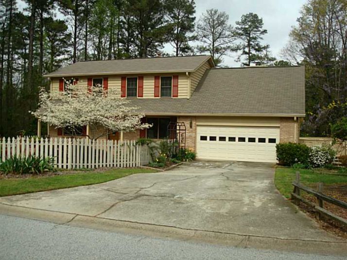 5228 Ashley Drive Sw, Lilburn, GA 30047