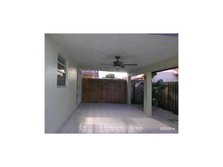 2601 W 73 PL, Hialeah, FL 33016