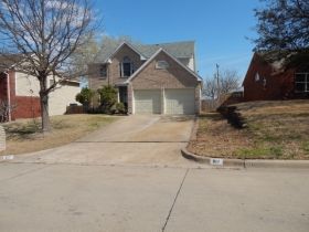 817 Lionel Way, Fort Worth, TX 76108