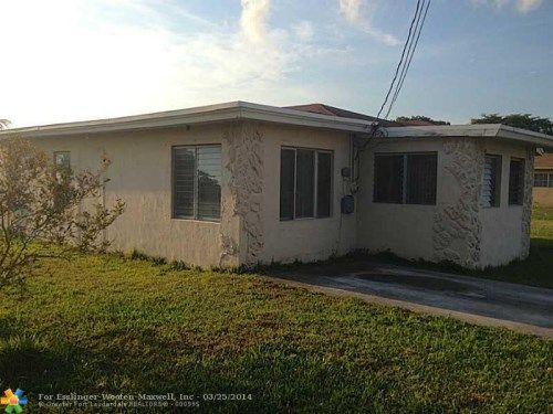 126 NW 13TH AVE, Dania, FL 33004