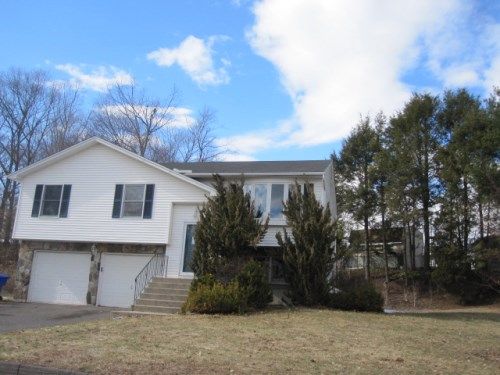 3 Atwood Ln, East Hartford, CT 06108