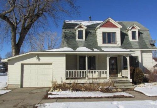 216 W Avenue B, Mount Hope, KS 67108