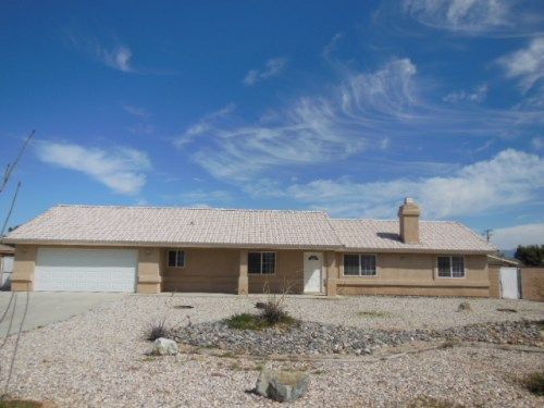 13775 Jicarilla Road, Apple Valley, CA 92307