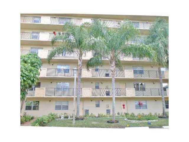 3100 W ROLLING HILLS CR # 303, Fort Lauderdale, FL 33328