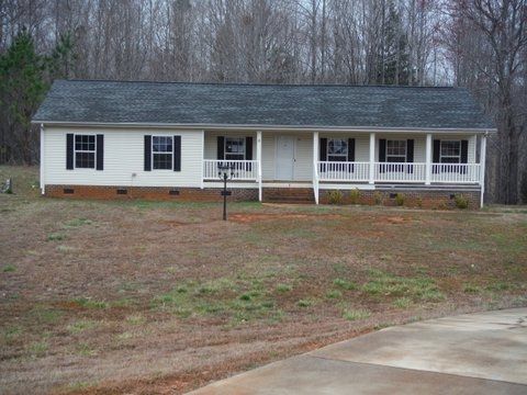 3021 Drake Dr, Stanley, NC 28164