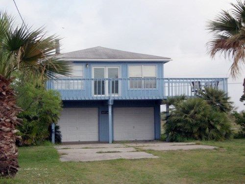 209 Dead Ends Dr, Rockport, TX 78382