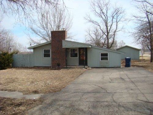 412 Main St, Maple Hill, KS 66507