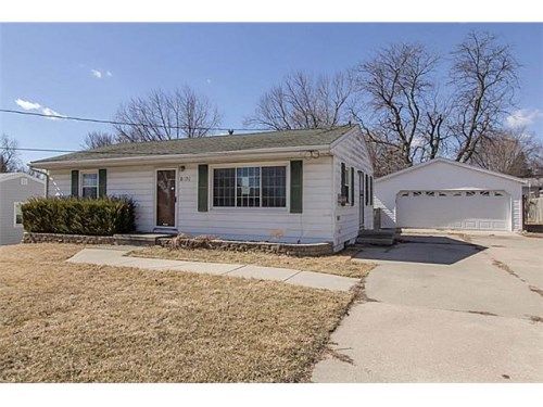 8036 Dema Drive, Des Moines, IA 50320