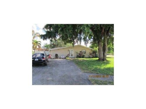 5572 SW 6 ST, Pompano Beach, FL 33068