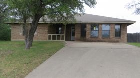 109 Oakridge Dr, Weatherford, TX 76086