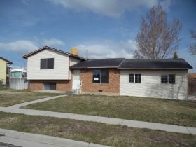 5730 W Chantilly Cir, Salt Lake City, UT 84118