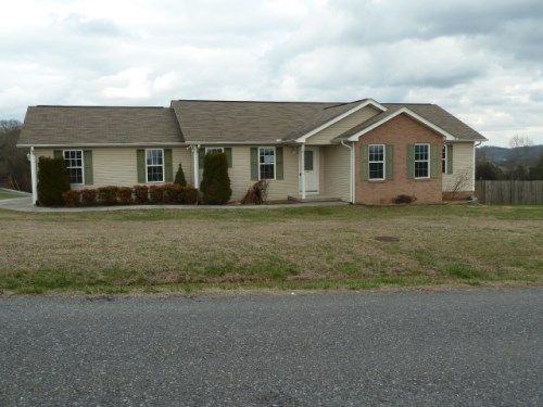 3740 Hardwood Rd, Kodak, TN 37764