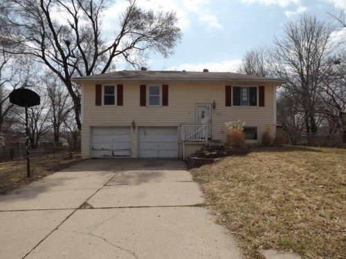 1105 Golfview Dr, Grain Valley, MO 64029