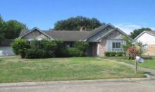 4909 Live Oak Dr Dickinson, TX 77539