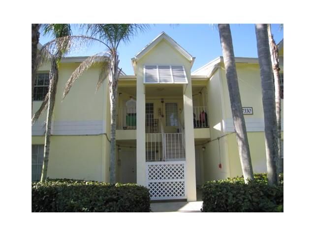 17330 NW 67 PL # B-6, Hialeah, FL 33015