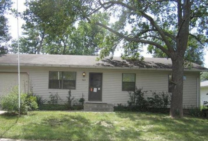 303 E Arctic Ave, Kingsville, MO 64061