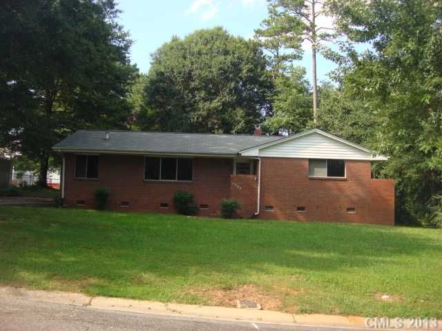 1306 Kenilworth Dr, Gastonia, NC 28052