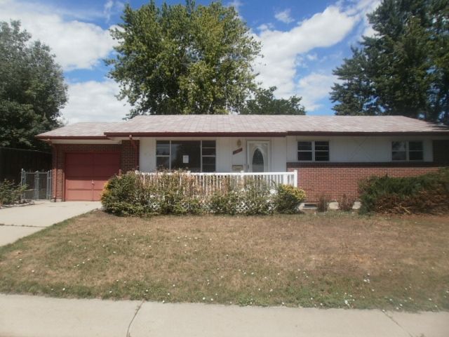 347 Bell Ln, Denver, CO 80260