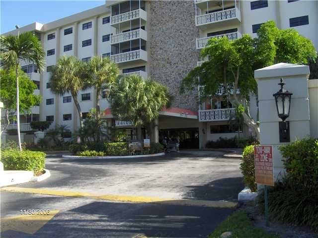 800 NE 195 ST # 705, Miami, FL 33179