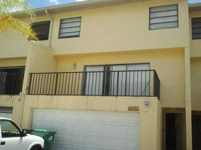 8681 SW 154 CR # 3I, Miami, FL 33193