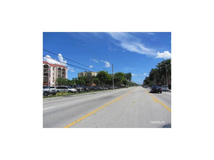 5199 NW 7 ST # 315, Miami, FL 33126