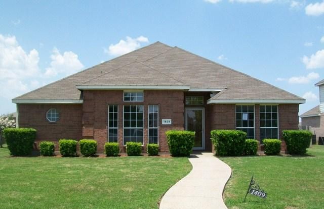 1409 Knob Hill Dr, Desoto, TX 75115