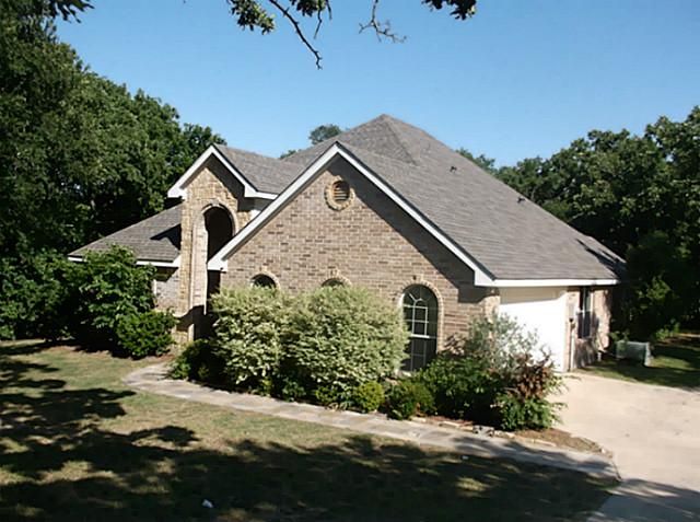 327 Fossil Rock Dr, Azle, TX 76020