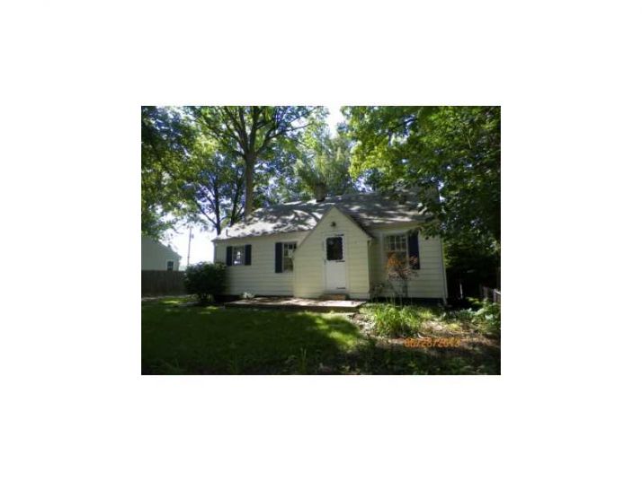 223 E Cowing Dr, Muncie, IN 47303