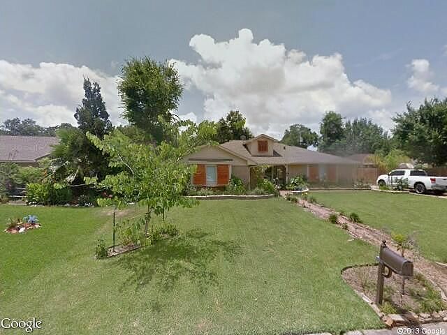 Meadow Ln, Dickinson, TX 77539