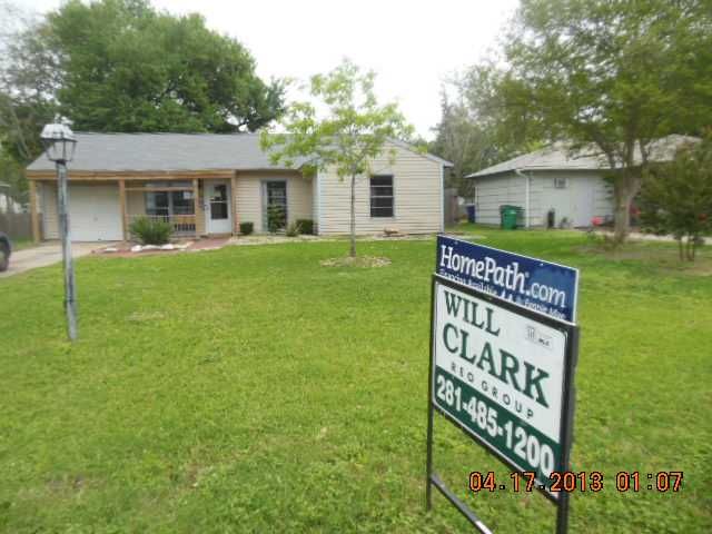 708 W South St, Alvin, TX 77511