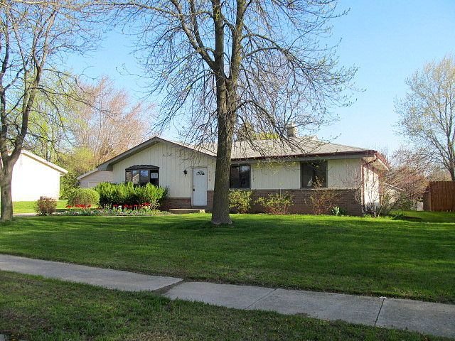 Whitegate, Saukville, WI 53080