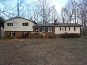 4067 Englewood St, Claremont, NC 28610