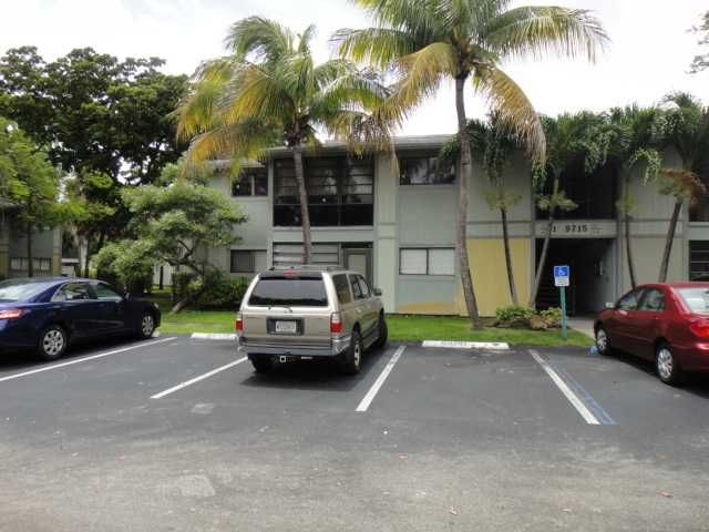 9715 HAMMOCKS BL # 201, Miami, FL 33196